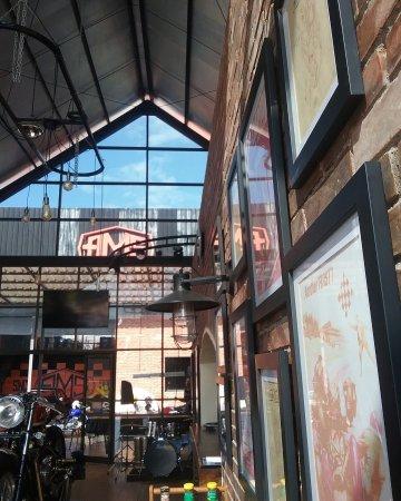 Ton Up Bar And Grill